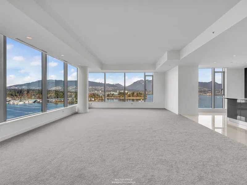 1301 277 THURLOW STREET - photo 2 of 25