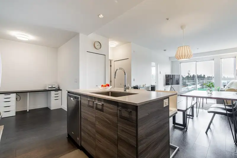 412 10581 140 STREET - photo 2 of 19