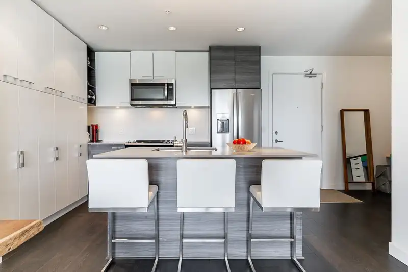 412 10581 140 STREET - photo 4 of 19