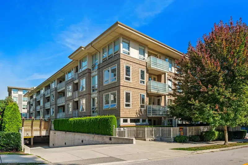 206 2665 MOUNTAIN HIGHWAY - photo 3 of 25