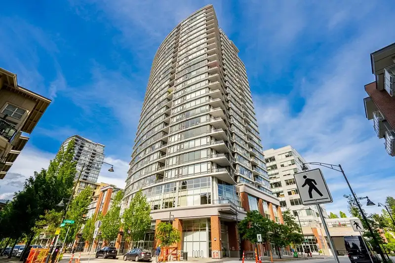 705 400 CAPILANO ROAD - photo 2 of 40