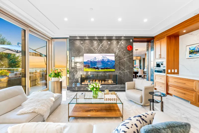 1036 EYREMOUNT DRIVE - photo 3 of 25