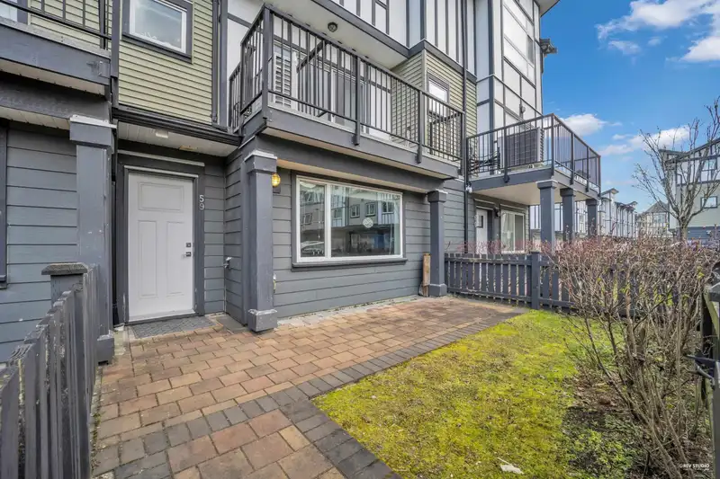59 9680 ALEXANDRA ROAD - photo 2 of 40