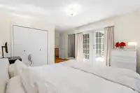 646 E WINDSOR ROAD - thumbnail 11