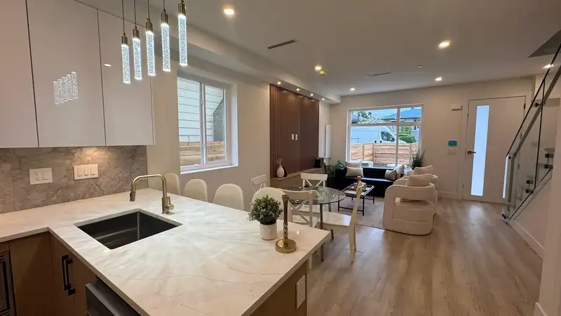 4 5779 CLARENDON STREET - photo 3 of 12