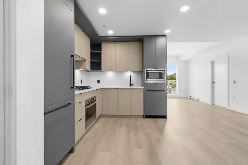 507 2268 E BROADWAY - photo 3 of 18