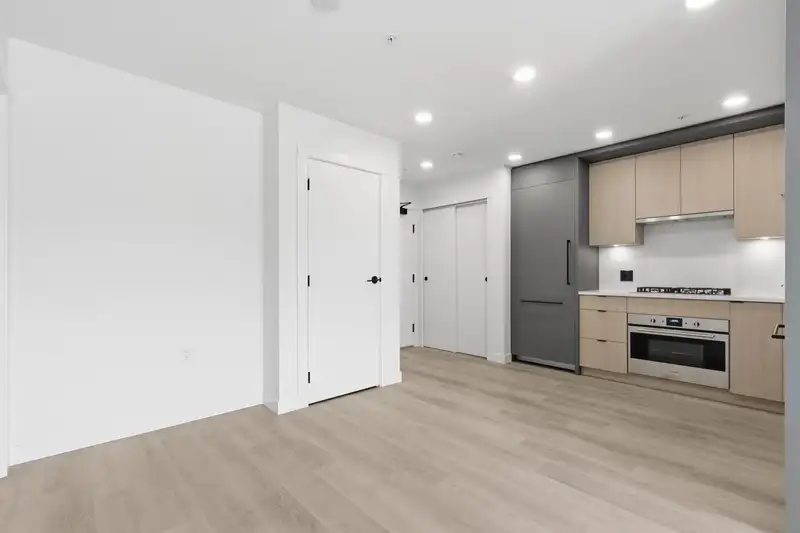 507 2268 E BROADWAY - photo 4 of 18