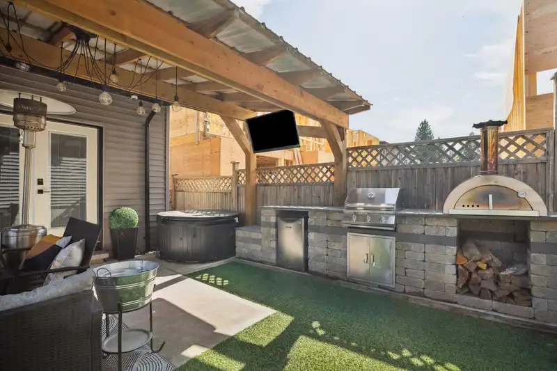 3431 VICTORIA DRIVE - photo 1 of 40