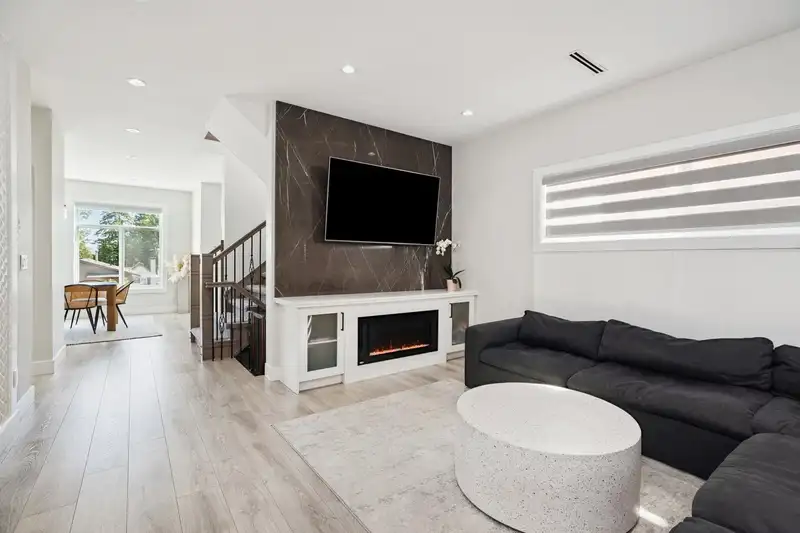 3431 VICTORIA DRIVE - photo 4 of 40