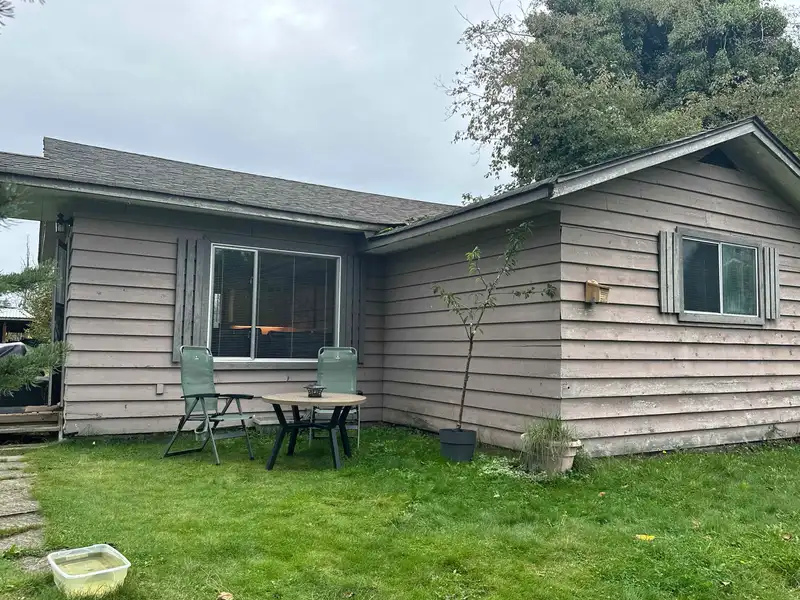 23307 24 AVENUE - photo 4 of 31