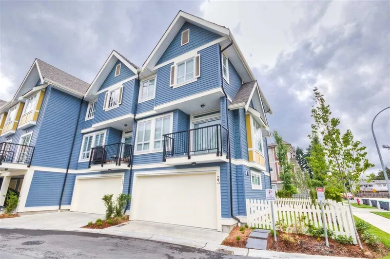 23 14388 103 AVENUE - photo 1 of 15