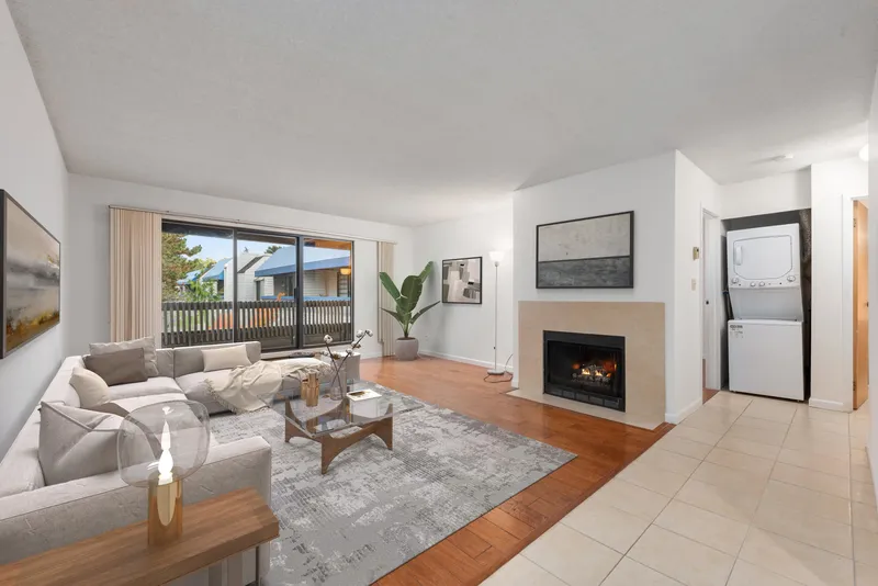 318 5800 COONEY ROAD - photo 2 of 25