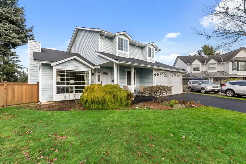 6347 171 STREET - photo 3 of 37