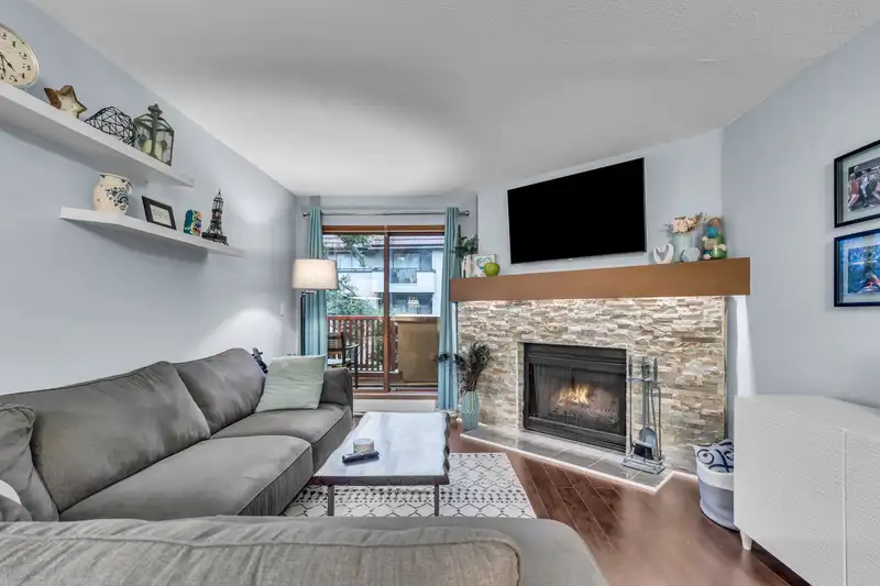 235 7651 MINORU BOULEVARD - photo 2 of 16