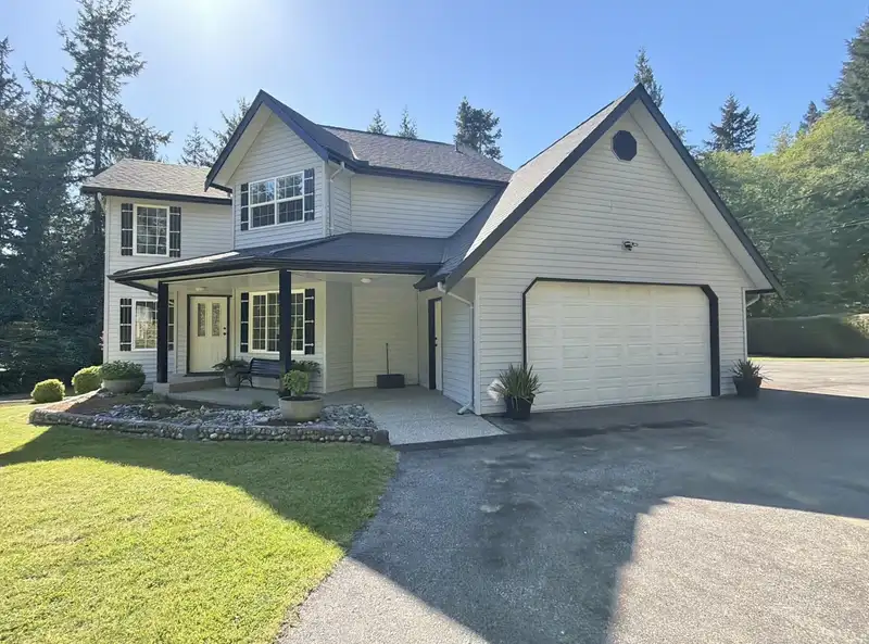 1499 HANBURY ROAD - photo 1 of 40