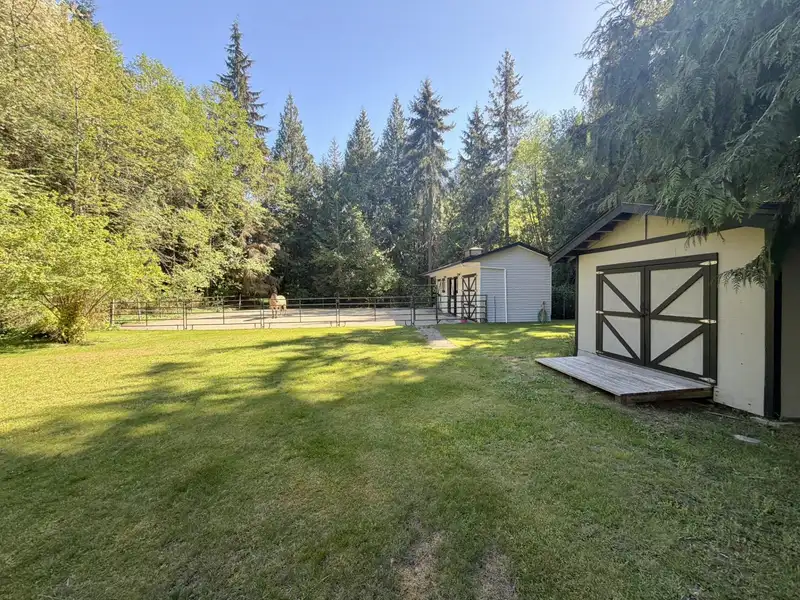 1499 HANBURY ROAD - photo 4 of 40