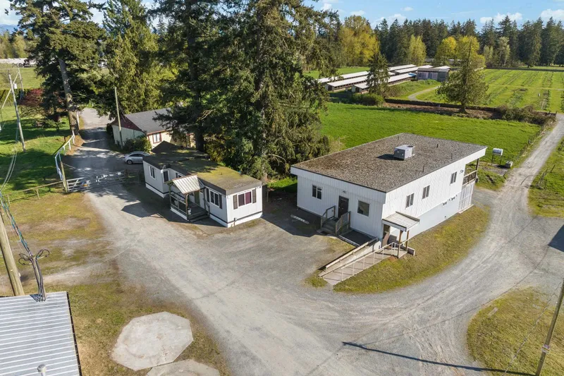 711 256 STREET - photo 4 of 25