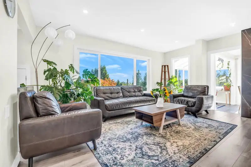 300 W BALMORAL ROAD - photo 2 of 36