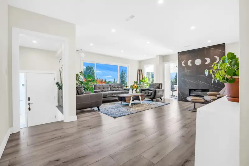 300 W BALMORAL ROAD - photo 3 of 36