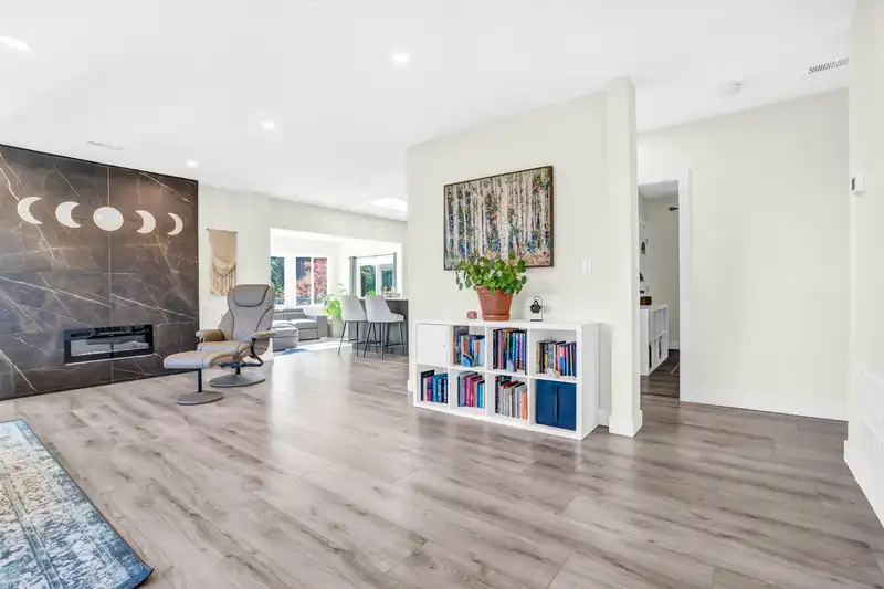 300 W BALMORAL ROAD - photo 4 of 36