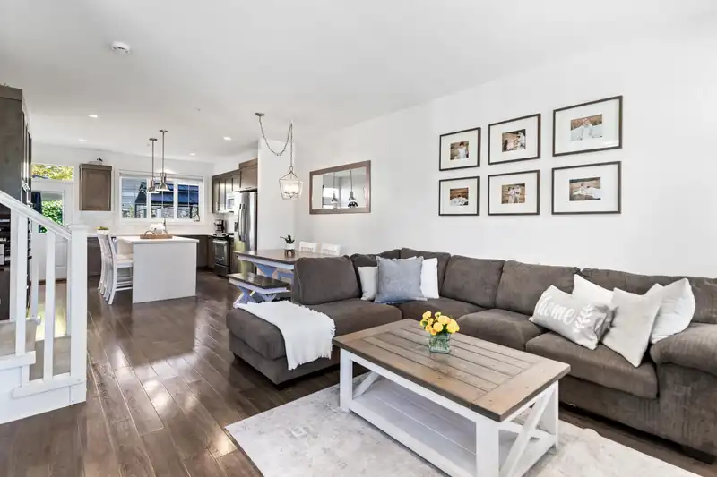 37 12161 237 STREET - photo 2 of 35