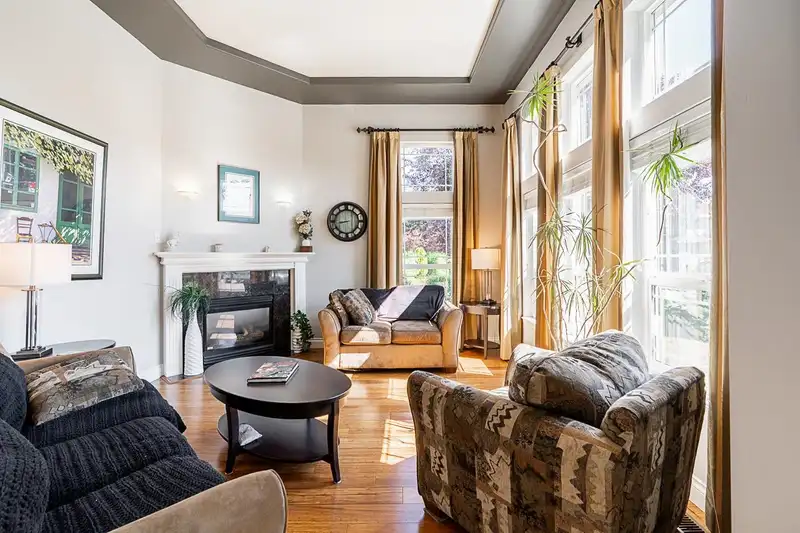 16898 61A AVENUE - photo 3 of 40