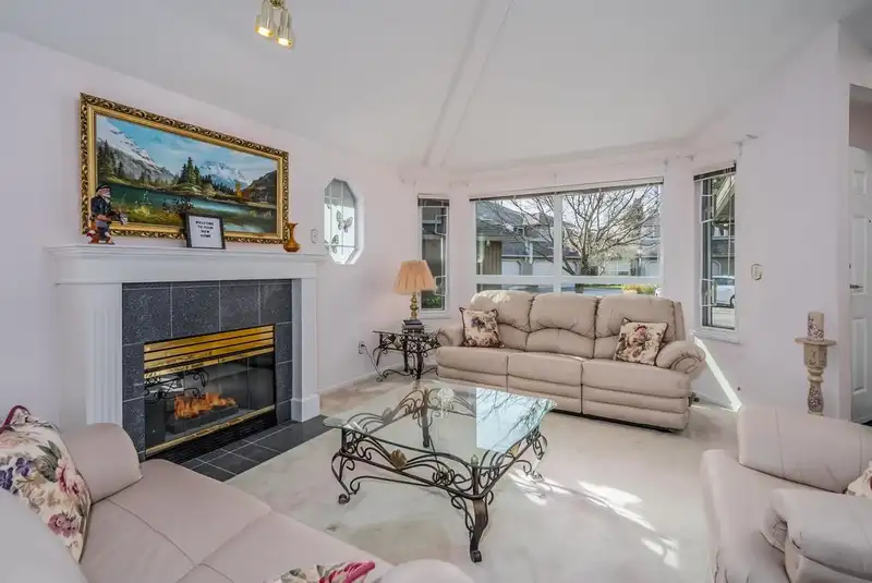 15 8560 162 STREET - photo 2 of 40