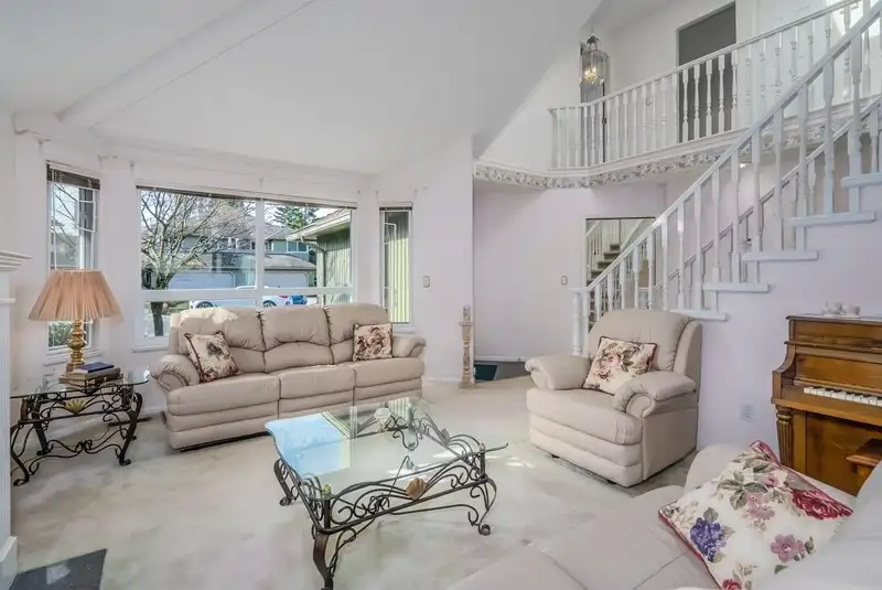 15 8560 162 STREET - photo 4 of 40