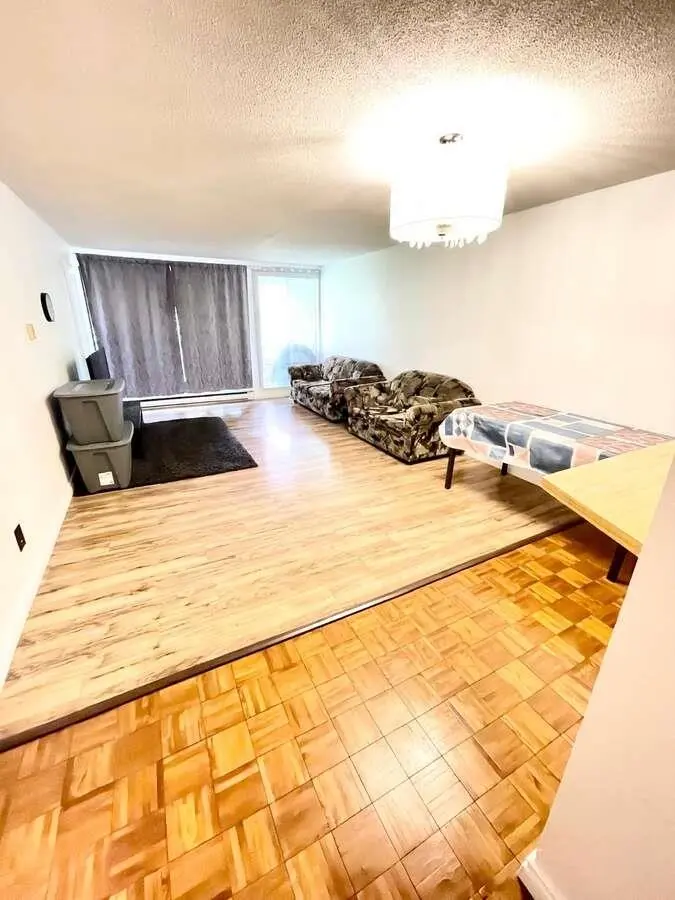 219 9300 GLENACRES DRIVE - photo 2 of 25