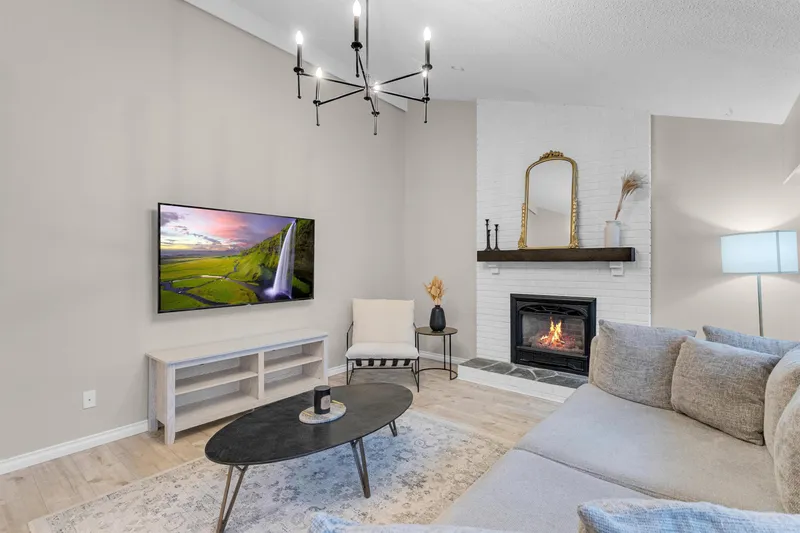 11585 ROYAL CRESCENT - photo 2 of 25