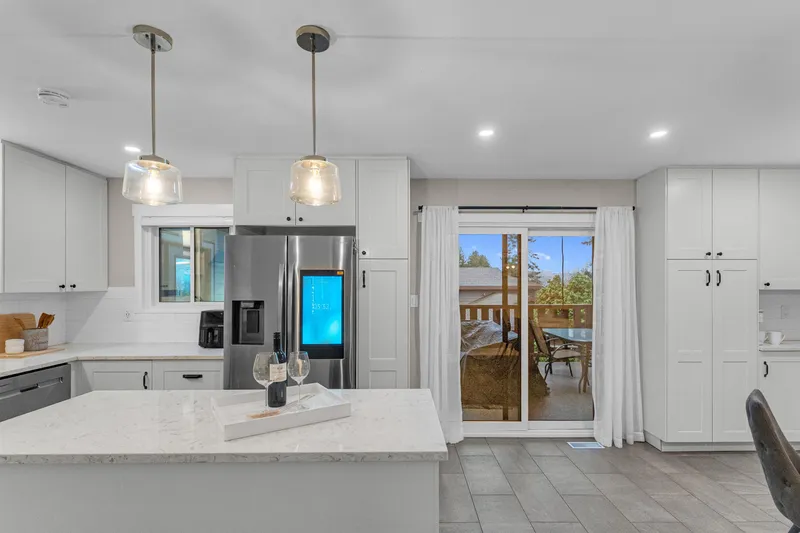 11585 ROYAL CRESCENT - photo 3 of 25