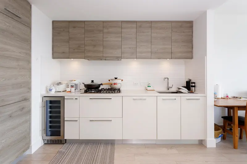 609 7388 KINGSWAY STREET - photo 4 of 25