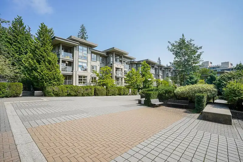 316 9319 UNIVERSITY CRESCENT - photo 1 of 40