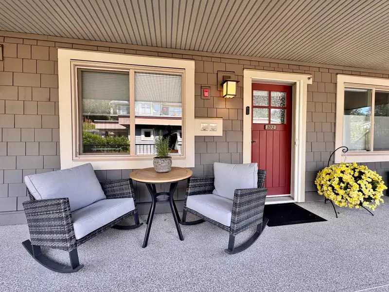 202 414 GOWER POINT ROAD - photo 1 of 25