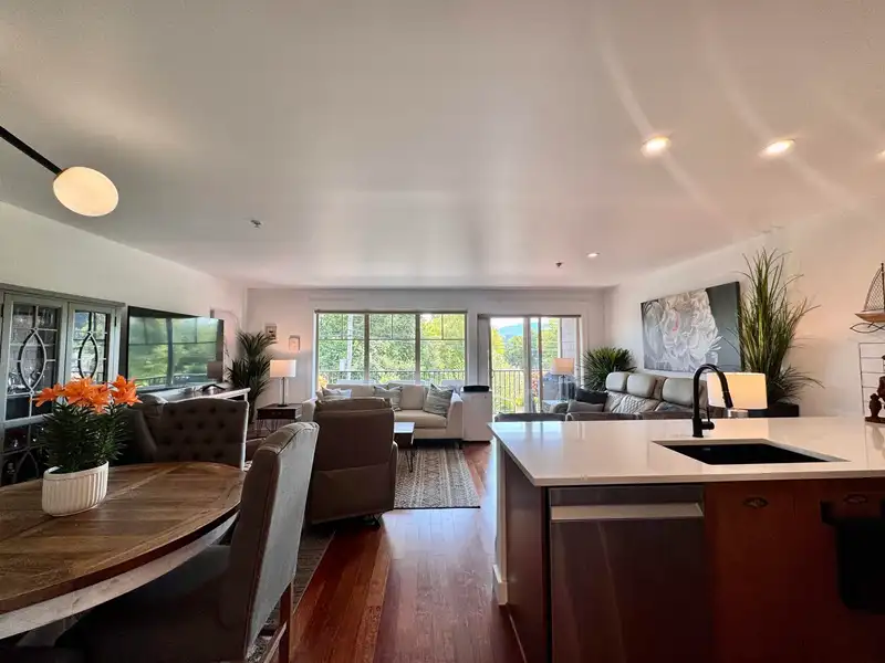 202 414 GOWER POINT ROAD - photo 2 of 25