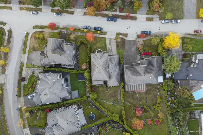 15858 114 AVENUE - photo 2 of 25