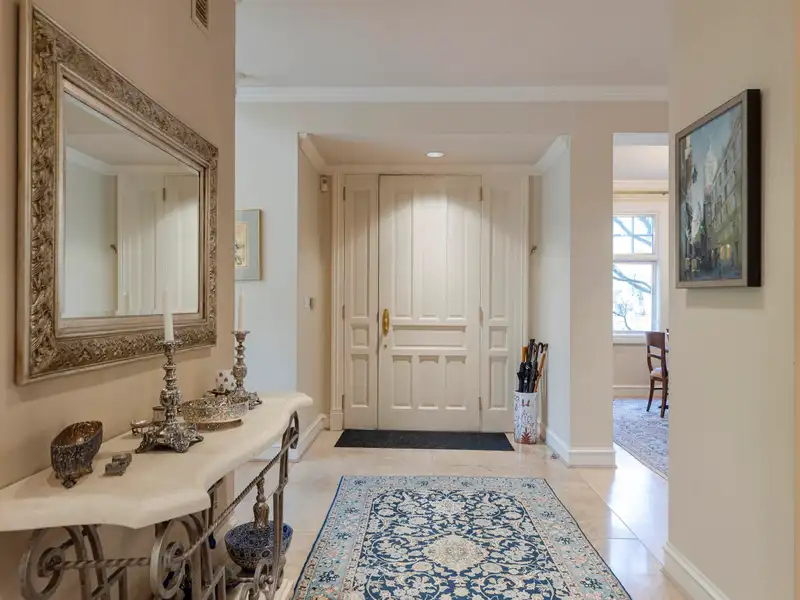 1398 MATTHEWS AVENUE - photo 3 of 18