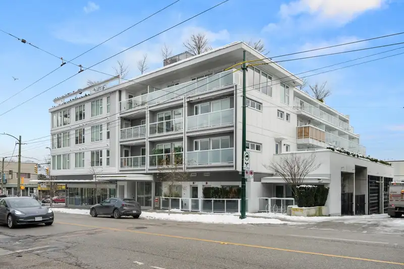 2510 FRASER STREET - photo 1 of 40