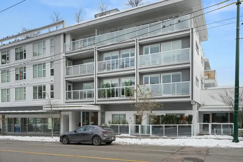 2510 FRASER STREET - photo 2 of 40