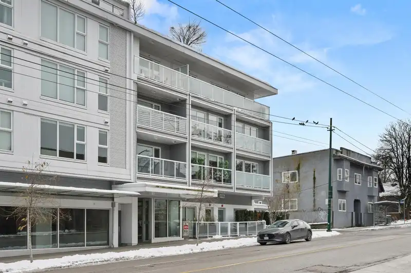 2510 FRASER STREET - photo 3 of 40