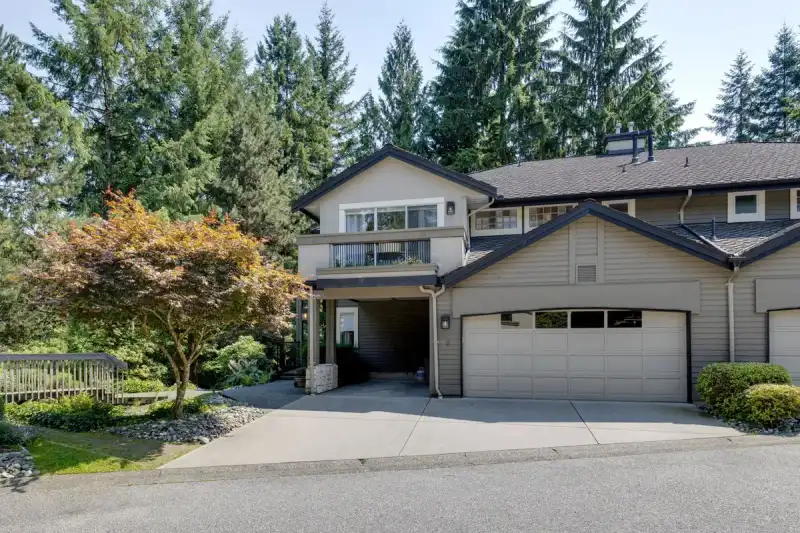 20 1900 INDIAN RIVER CRESCENT - photo 1 of 38