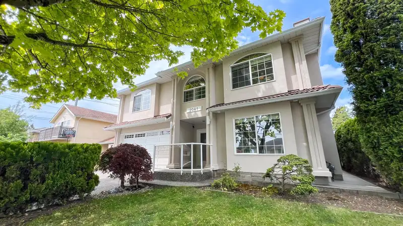 2041 EDINBURGH STREET - photo 2 of 40