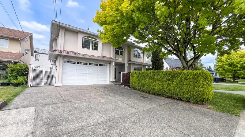 2041 EDINBURGH STREET - photo 3 of 40