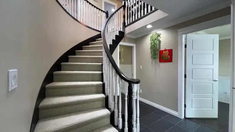 2041 EDINBURGH STREET - photo 4 of 40