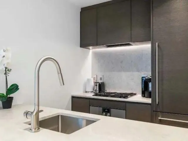 1504 1408 ROBSON STREET - photo 4 of 18