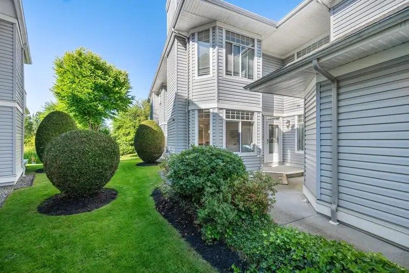 33 5708 208 STREET - photo 2 of 39