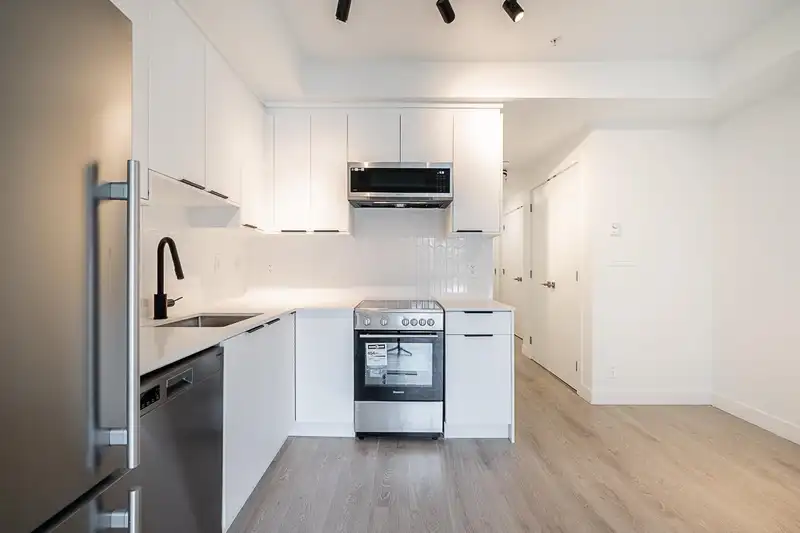 214 10616 132 STREET - photo 2 of 14