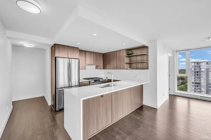 1802 8288 GRANVILLE AVENUE - photo 4 of 18