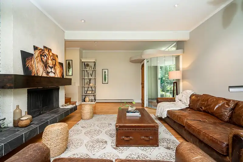 3841 BAYRIDGE AVENUE - photo 2 of 40