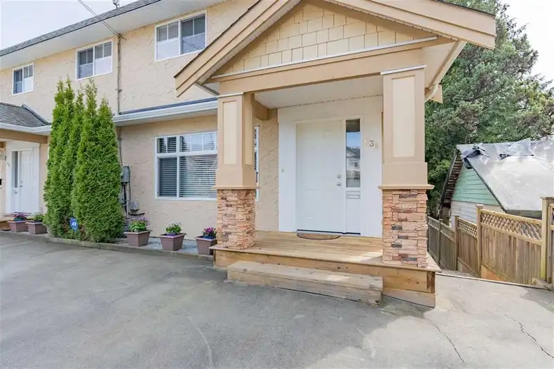636 GAUTHIER AVENUE - photo 1 of 18